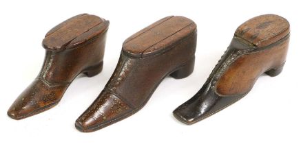 A George III Treen Snuffbox, in the form of a shoe with stained imitation leatherwork and