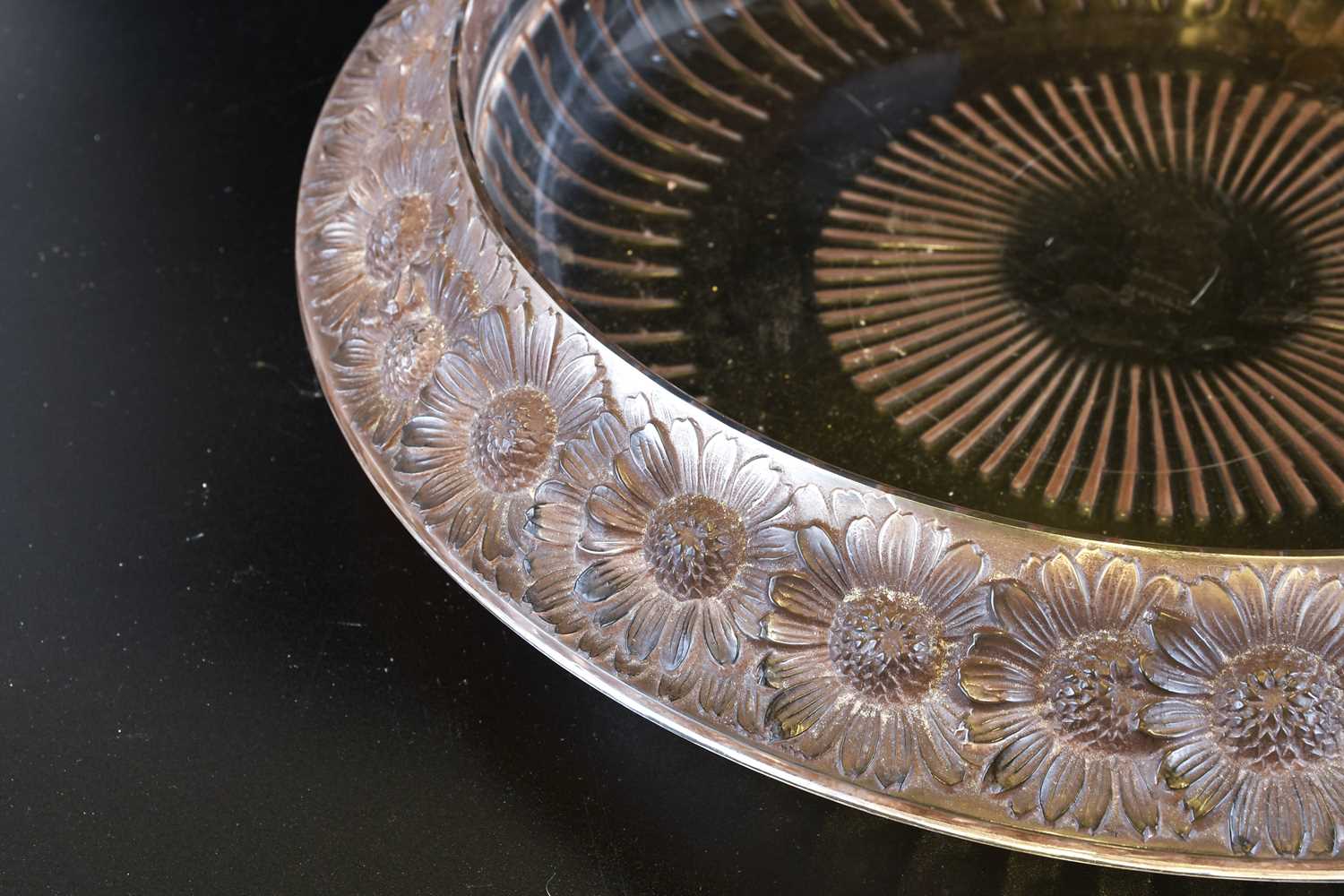 René Lalique (French, 1860-1945): An Opalescent and Clear Glass Fleurons Bowl, the underside moulded - Bild 7 aus 8