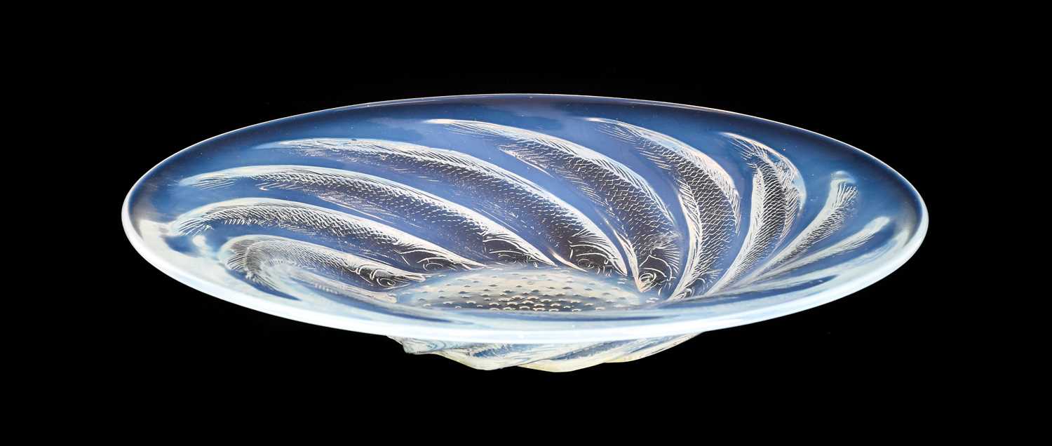 René Lalique (French, 1860-1945): An Opalescent and Clear Glass Poissons Dish, the underside moulded - Bild 4 aus 6