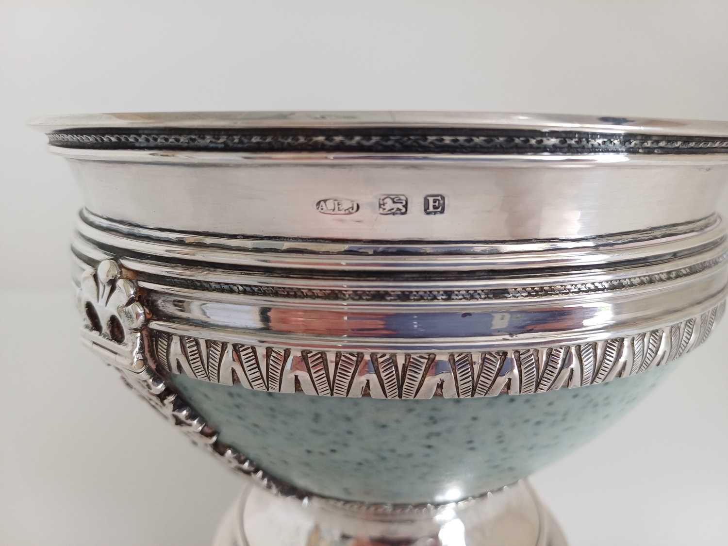 An Arts and Crafts Silver Mounted Ruskin Pottery Pedestal Bowl, the silver mounts by A.E. Jones, - Bild 13 aus 27