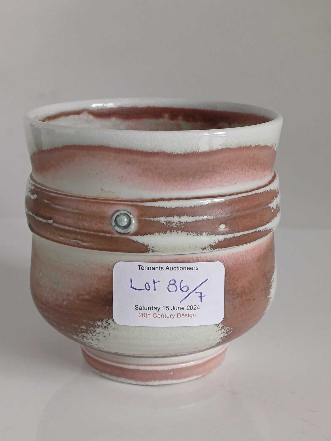 Jeremy Steward (b.1972): A Stoneware Yunomi, wood fired, soda glazed, unmarked (no mark used), 10. - Bild 11 aus 16