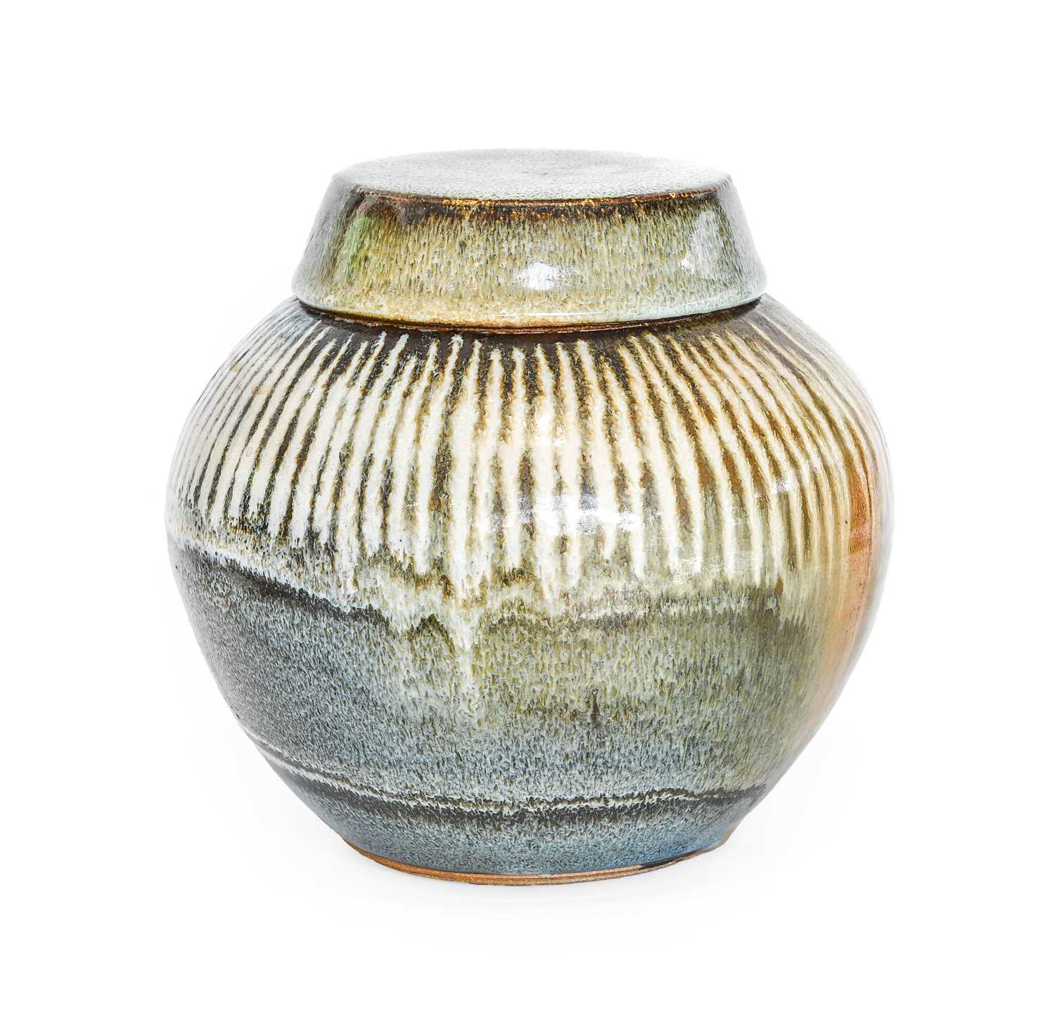 Clare Sutcliffe (1943-2019): A Woodfired Stoneware Lidded Breadcrock, impressed C seal mark, 31cm - Bild 2 aus 5