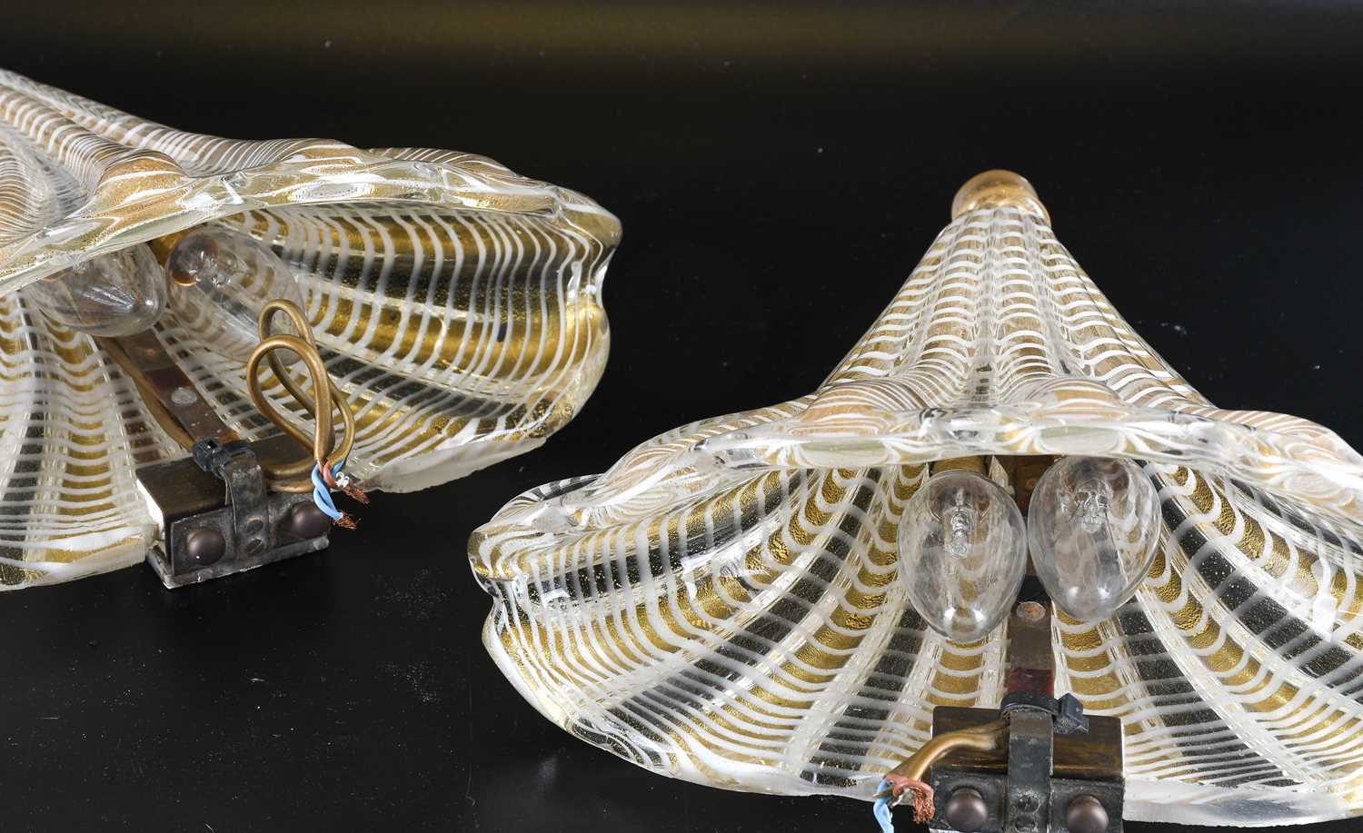A Pair of Barovier & Toso Murano Zebrati Glass Wall Lights, clear cased with gold inclusions and - Bild 3 aus 4