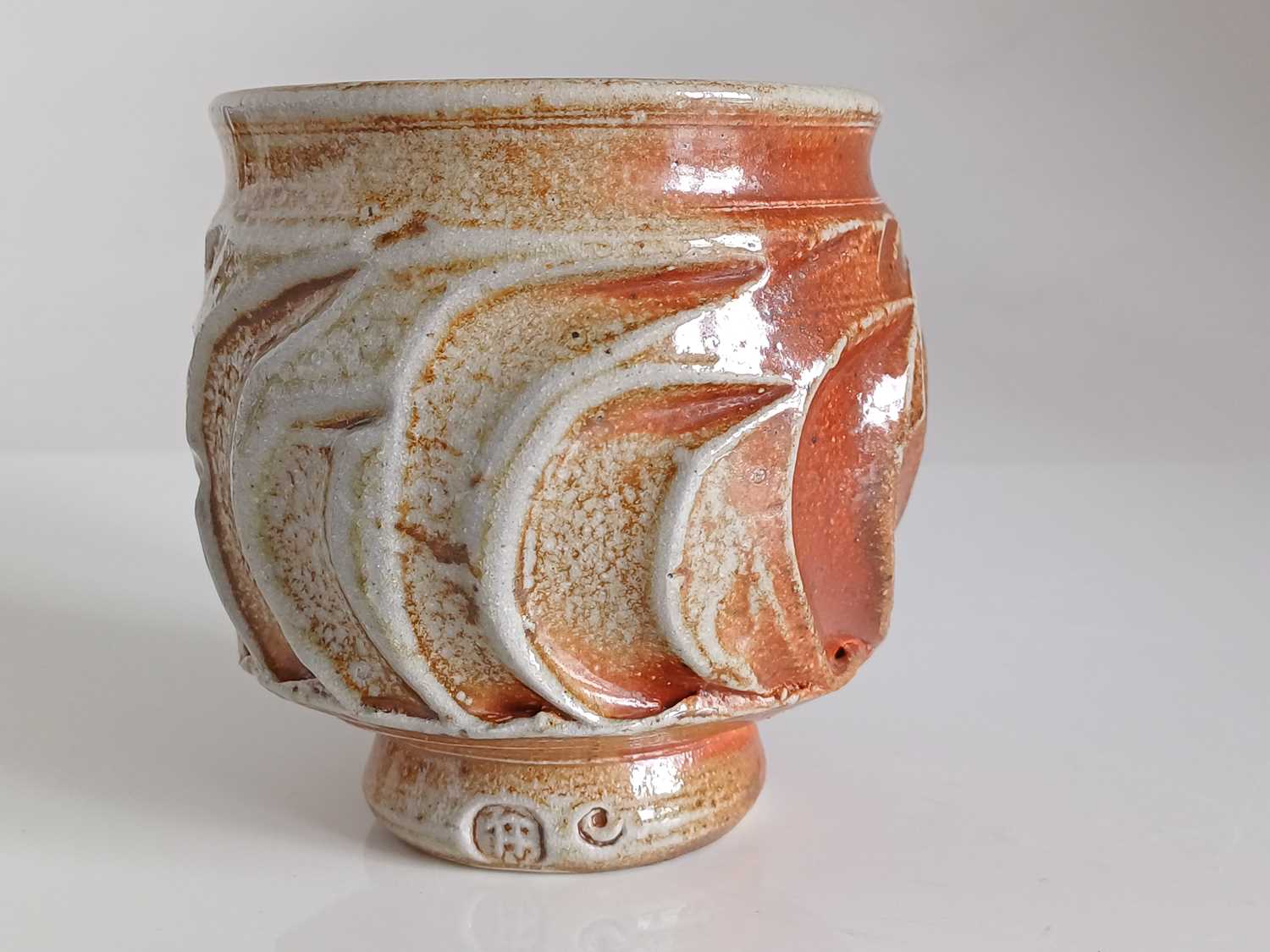 Jeremy Steward (b.1972): A Stoneware Yunomi, wood fired, soda glazed, unmarked (no mark used), 10. - Bild 10 aus 16