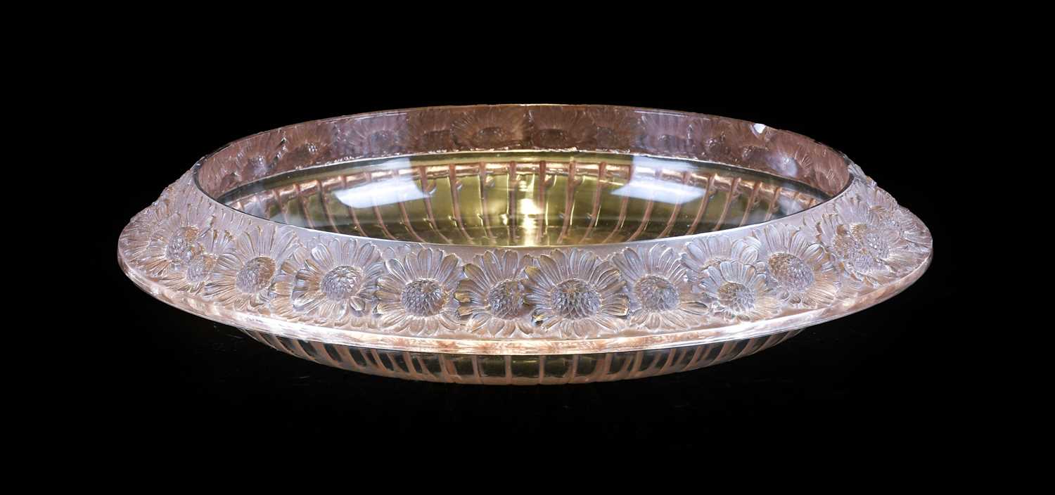 René Lalique (French, 1860-1945): An Opalescent and Clear Glass Fleurons Bowl, the underside moulded - Bild 3 aus 8