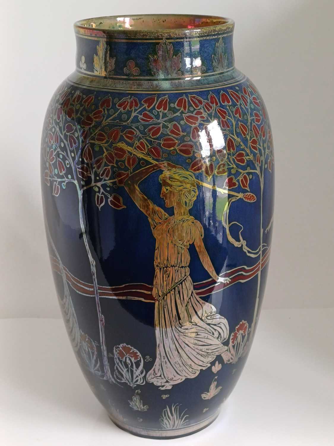 Gordon Forsyth (1879-1952) for Pilkington's Tile & Pottery Co: A Large Lancastrian Lustre Vase, - Bild 8 aus 19