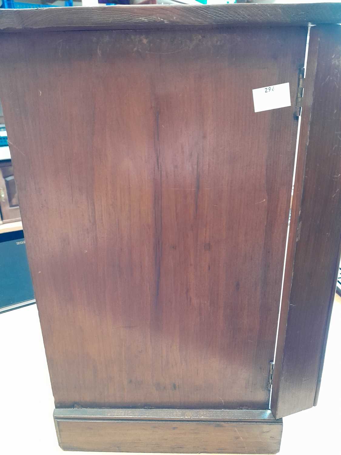 Walnut Collectors Cabinet, late Victorian, with 18x felt lined drawers and lockable stile, no key - Image 6 of 8