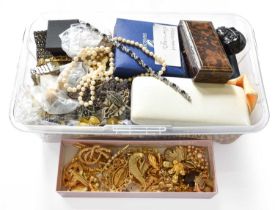 A Quantity of Jewellery and Costume Jewellery, including a cultured pearl necklace; a jet brooch;