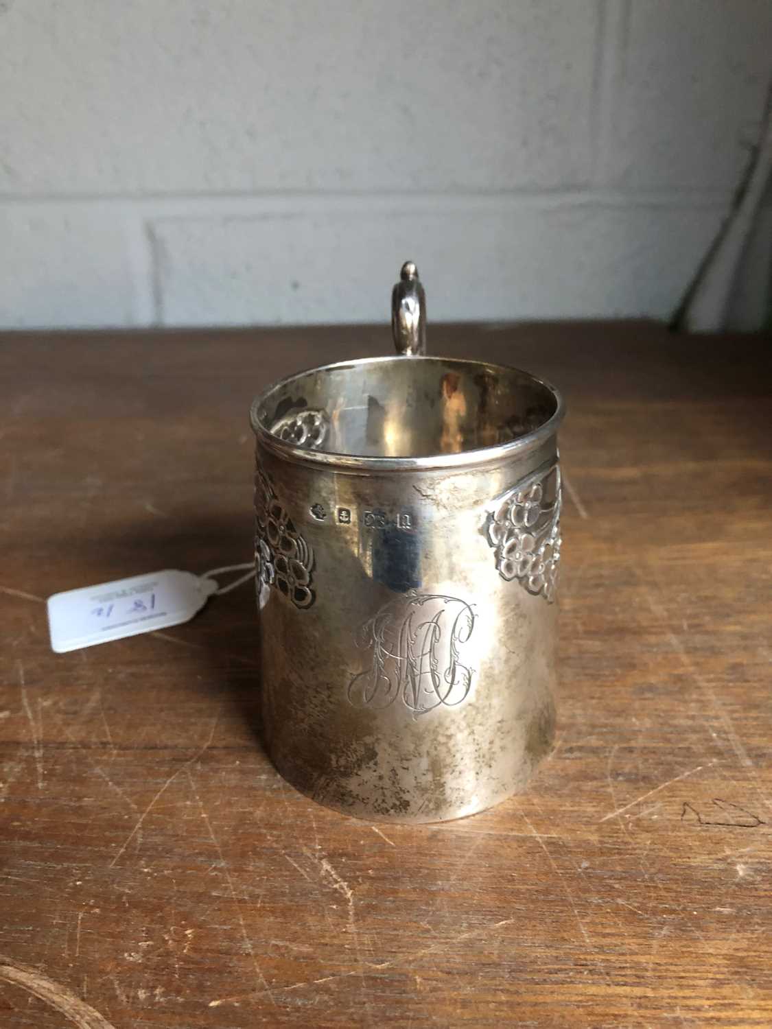 Two Victorian Silver Christening-Mugs, One by William Hutton and Sons, Birmingham, 1900, Probably - Bild 6 aus 7