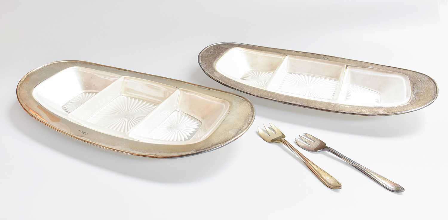 A Pair of George VI Silver and Glass Serving-Dishes, by Viners Ltd., Sheffield, 1935, each oval