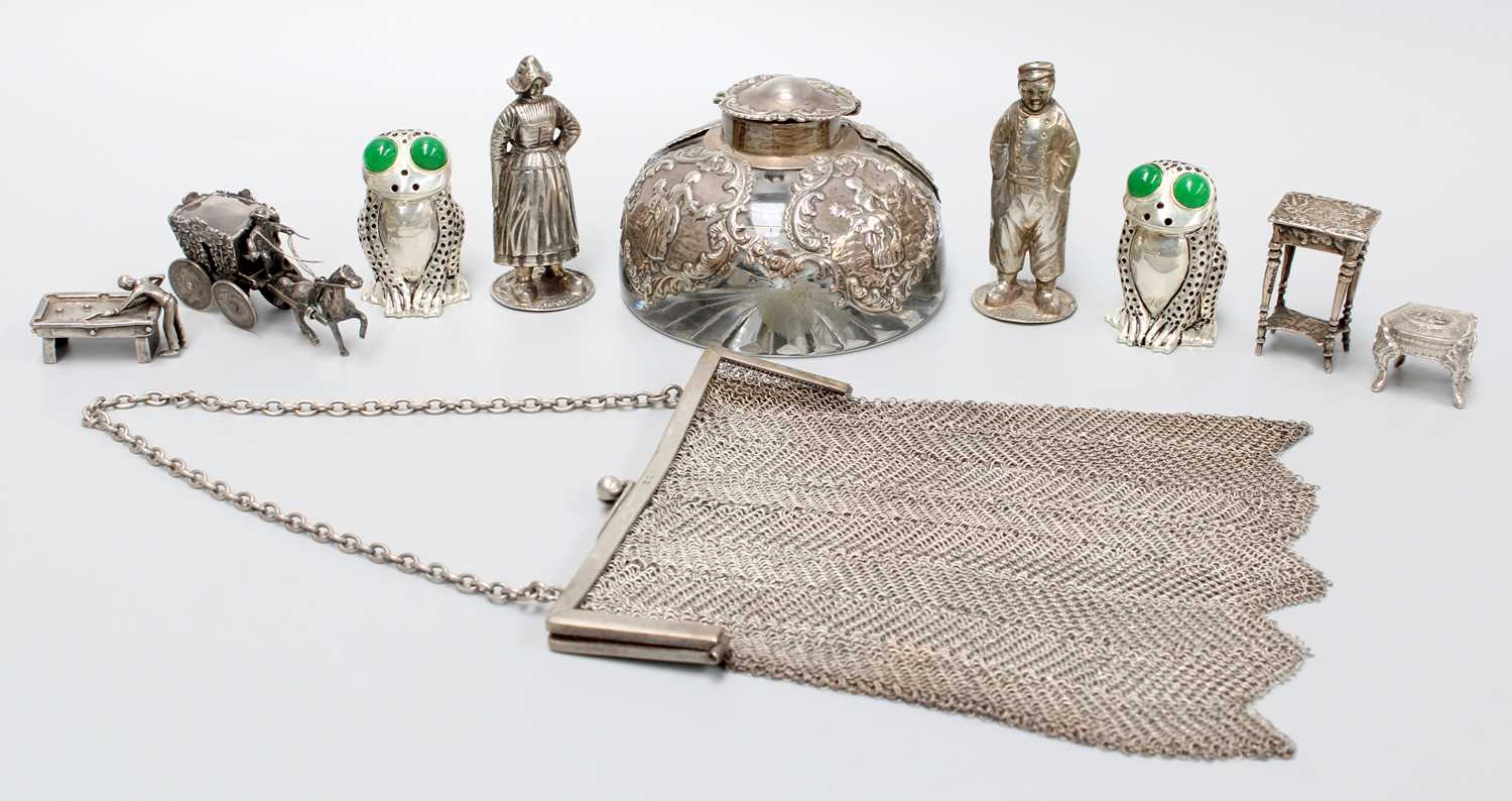 A Collection of Assorted Silver, comprising a pair of frog-form pepperettes; a pair of figural