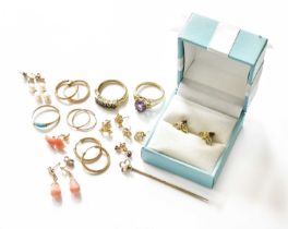 A Small Quantity of Jewellery, including a 9 carat gold emerald five stone ring, finger size O1/2; a