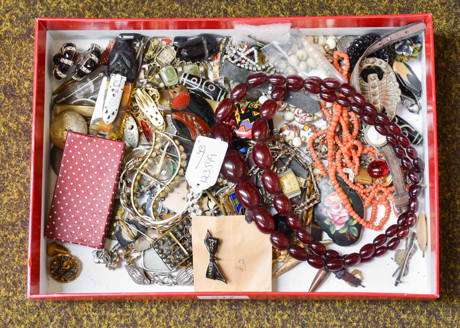 A Quantity of Costume Jewellery, including a bakelite bead necklace, a coral necklace, loose coral