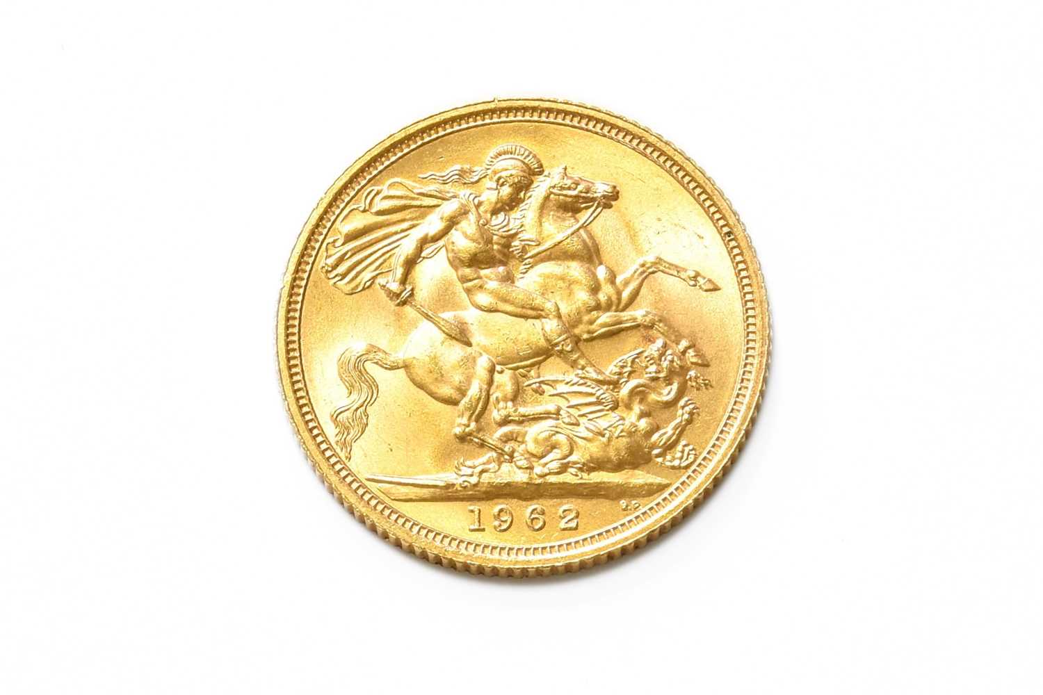 Elizabeth II, Sovereign 1962; about uncirculated - Image 2 of 2