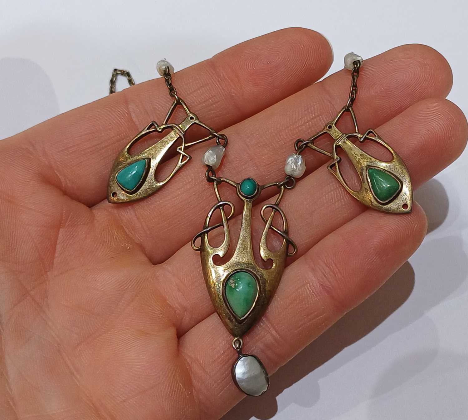 A Small Quantity of Jewellery, comprising of a turquoise, mother-of-pearl and cultured pearl - Image 5 of 5