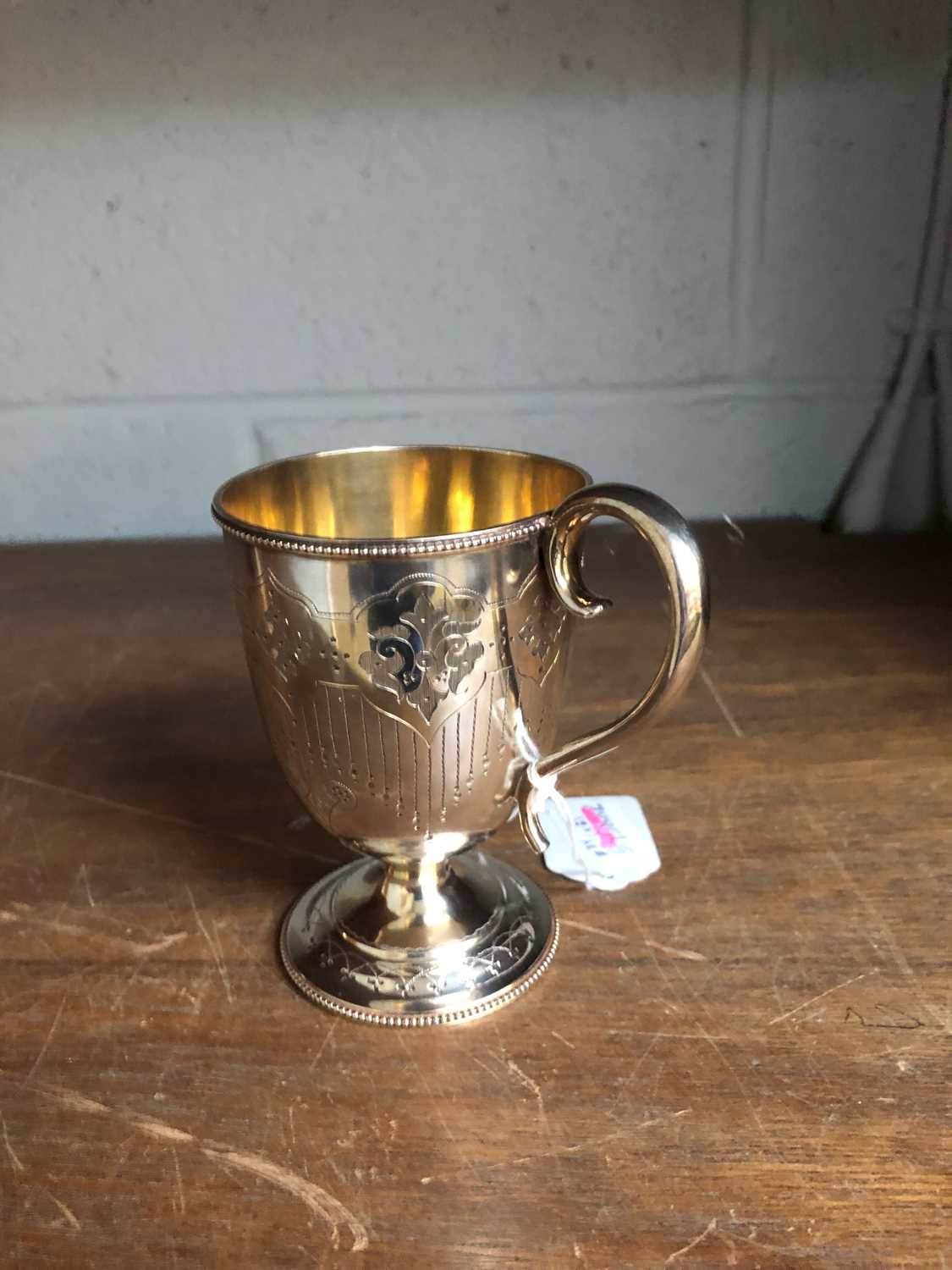 Two Victorian Silver Christening-Mugs, One by William Hutton and Sons, Birmingham, 1900, Probably - Image 4 of 7