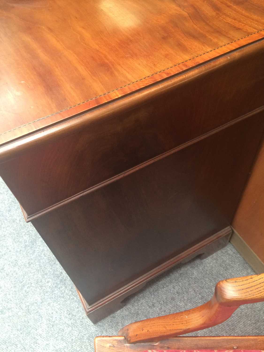 An Edwardian Cross-banded Mahogany Inlaid Desk, the bow front above a recess fitted with a - Image 8 of 8