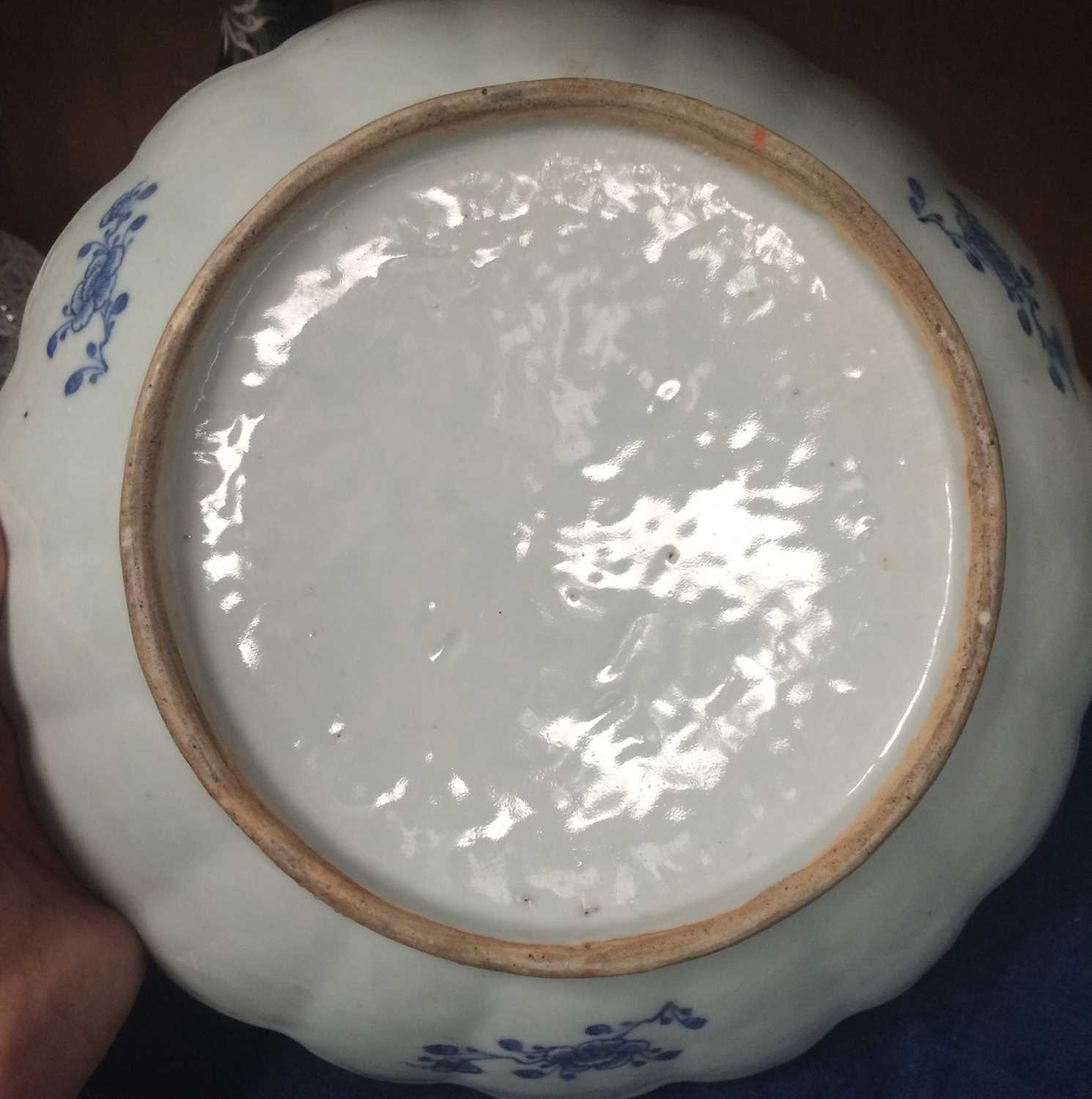 A Chinese Porcelain Lobed Dish, Qing Dynasty, 24.5cm diameter One chip to the rim, otherwise ok - Image 2 of 4
