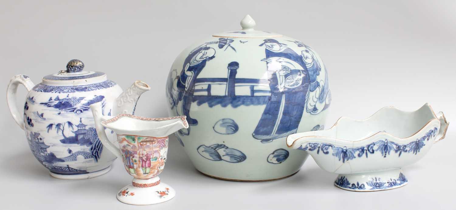 Chinese Ceramics, to include an 18th century blue and white export ware sauce boat, a 19th century - Image 2 of 14