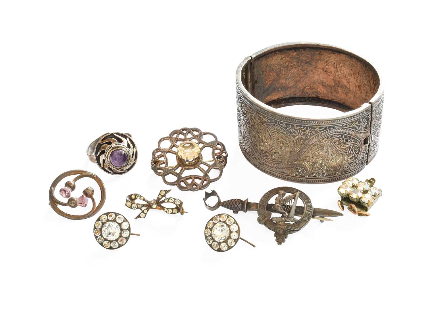 A Small Quantity of Jewellery, including a quantity of dress studs and cufflinks; a silver bracelet,
