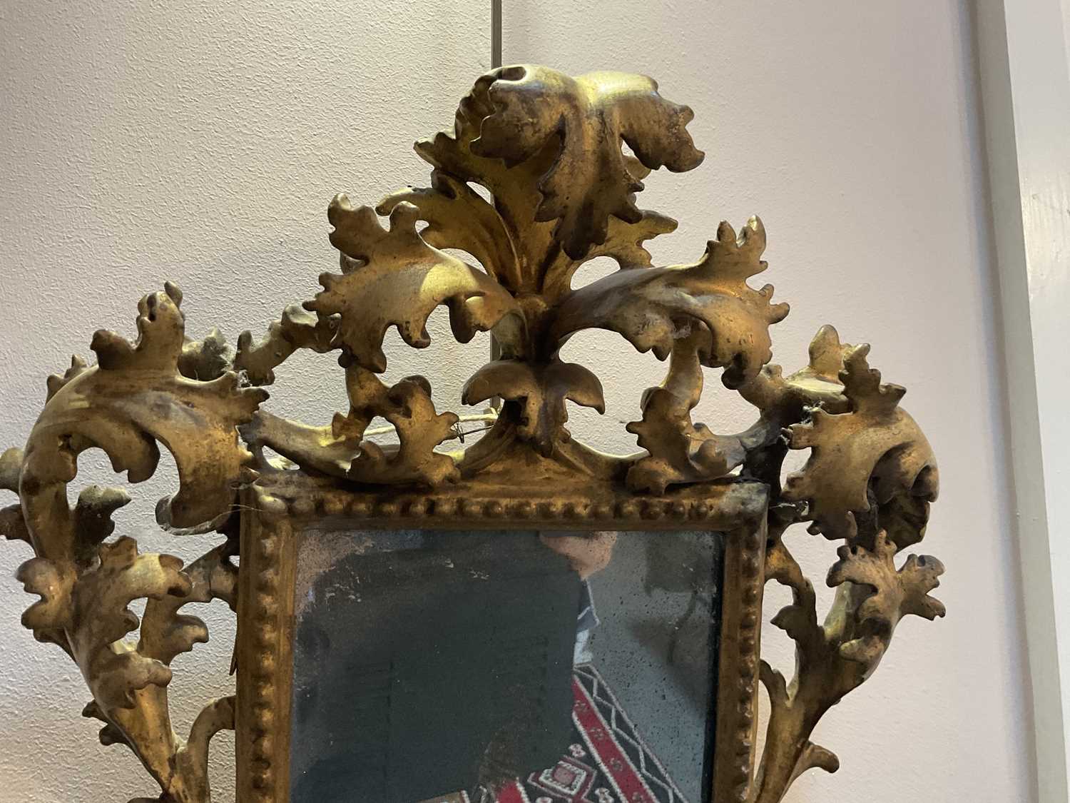A 19th Century Florentine Carved Giltwood Wall Mirror, the original mercury plain mirror plate - Bild 3 aus 6