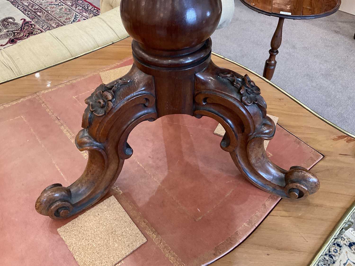 A Victorian Carved Rosewood Revolving Piano Stool, by Robert Strahan, Dublin, stamped and numbered - Bild 4 aus 6