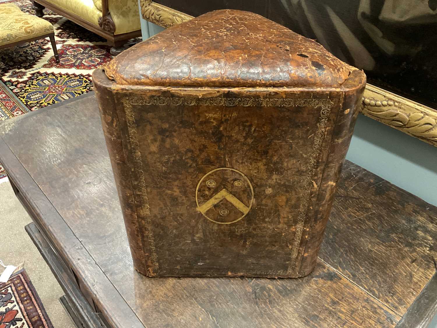 A Brown and Gilt-Tooled Leather Triangular Stool, late 19th/early 20th century, the corners as - Bild 5 aus 8