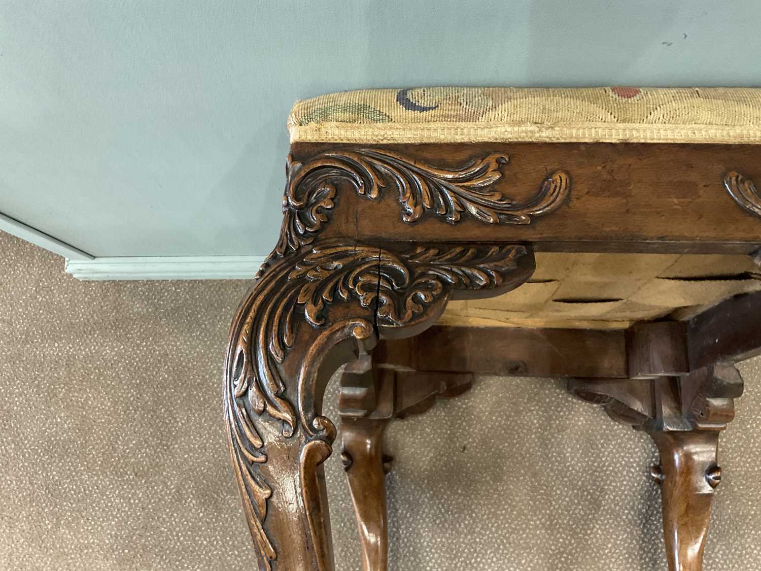 A George III Carved Mahogany Dressing Stool, late 18th century, covered in floral needlework, with - Bild 10 aus 12