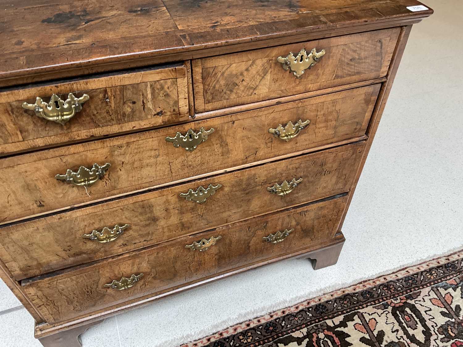 A George II Walnut and Featherbanded Oak-Sided Straight-Front Chest of Drawers, 2nd quarter 18th - Image 8 of 10