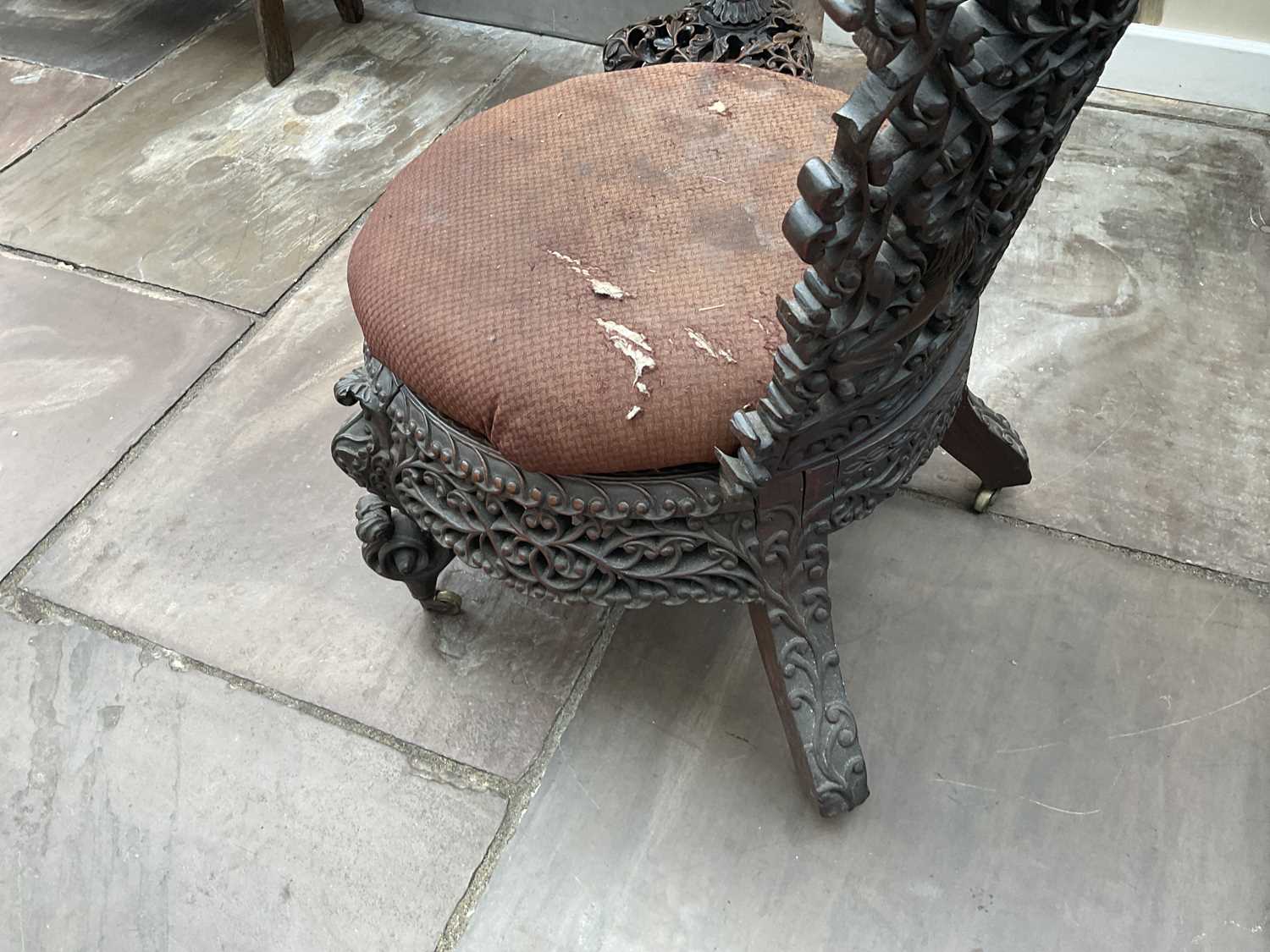 A Late 19th Century Anglo-Indian Bombay Slipper Shaped Chair, with foliate carved back support and - Image 7 of 7