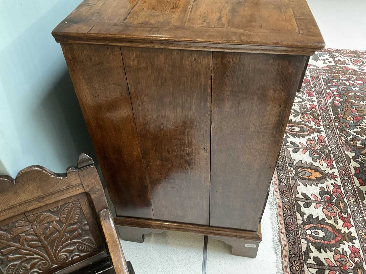 A George II Walnut and Featherbanded Oak-Sided Straight-Front Chest of Drawers, 2nd quarter 18th - Image 6 of 10