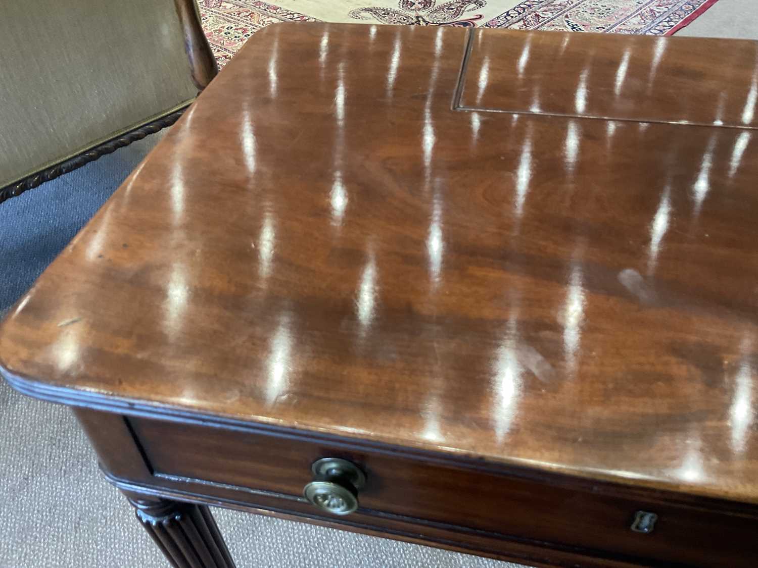 An Early 19th Century Mahogany Chamber Table, by Gillows of Lancaster, with pivotring lid to enclose - Image 3 of 6