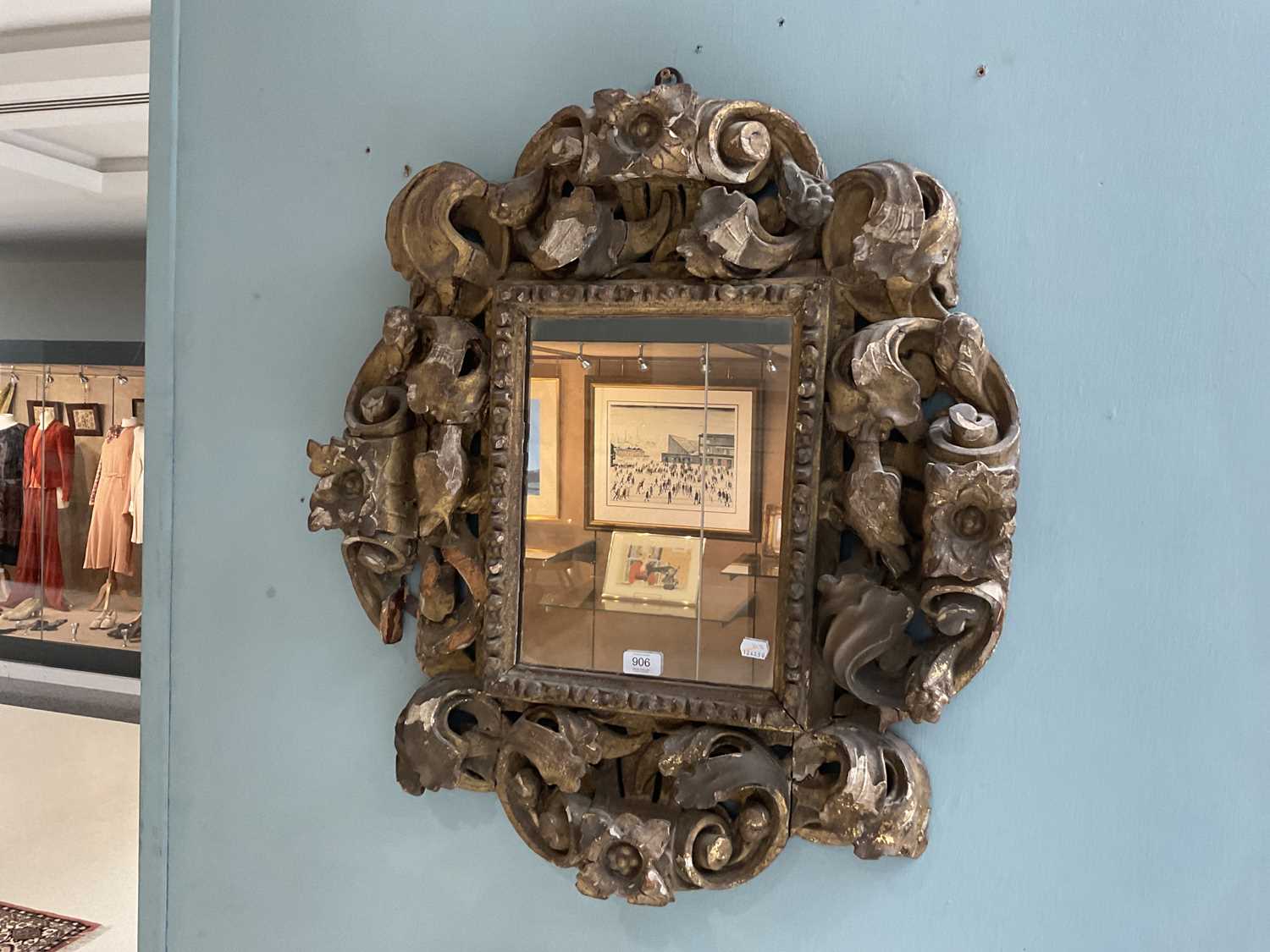 An 18th Century Italian Carved Giltwood Frame, the later plain mirror plate within acanthus leaf and - Image 10 of 10