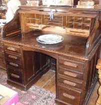 Early 20th c. oak roll top desk ('S' top)