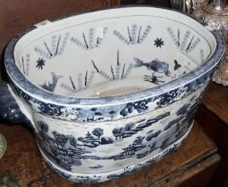 20th c. Chinese pattern blue and white foot bath