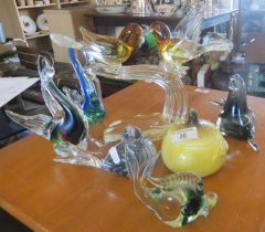 Assorted Murano glass bird ornaments and a retro Sylvac onion pot