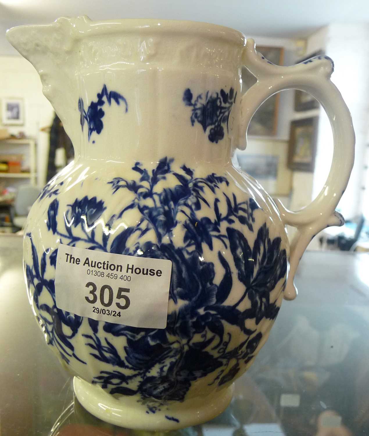 Worcester blue and white floral jug, crescent mark, 14cm tall - Image 4 of 4