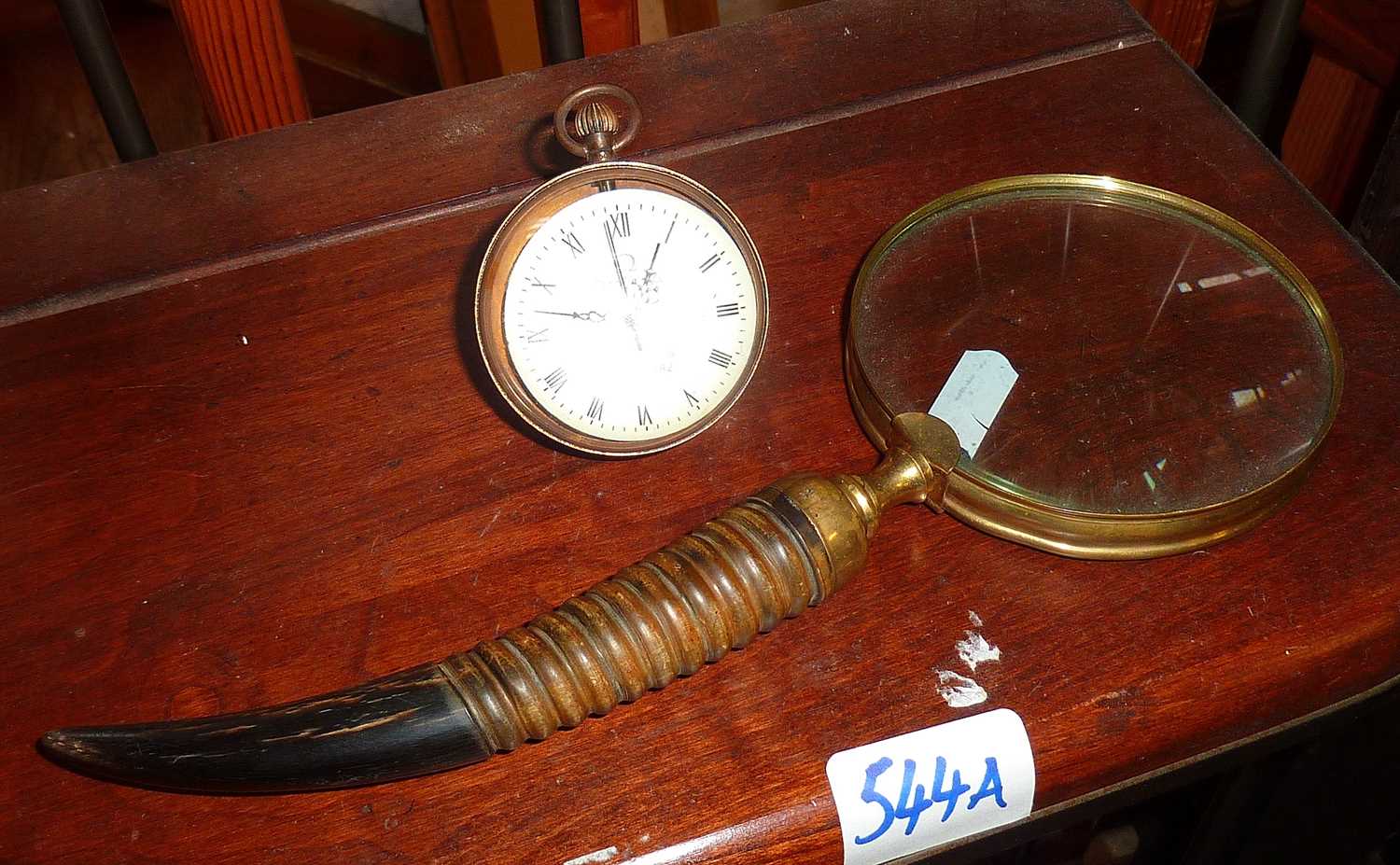 Horn handled magnifying glass and a glass ball desk clock - Image 2 of 2