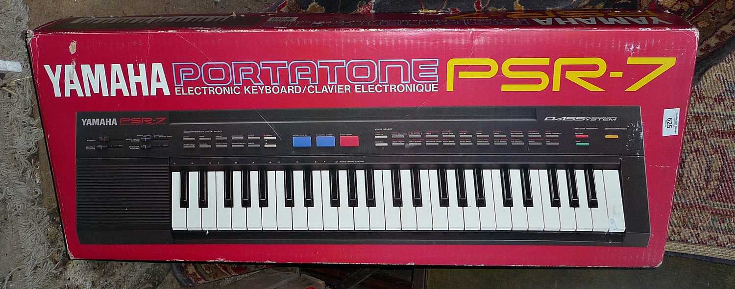 Yamaha Portatone PSR-7 electronic keyboard - Image 2 of 2