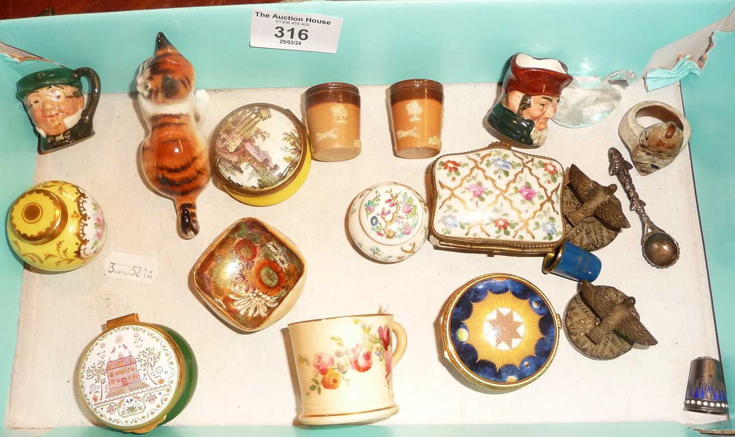 Collection of small porcelain boxes etc., inc. Royal Worcester, Limoges, Coalport and others (19 - Image 2 of 2