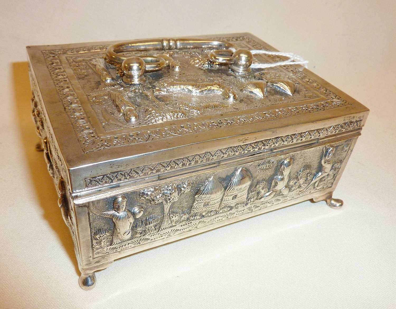 Indian silver casket with figural and jungle scenes, Lucknow, c. 1900, approx. 12cm long and 6.5cm - Image 3 of 4