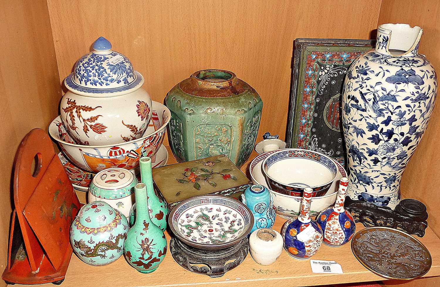 Collection of assorted Chinese & Oriental porcelain & pottery including two pairs of Chinese