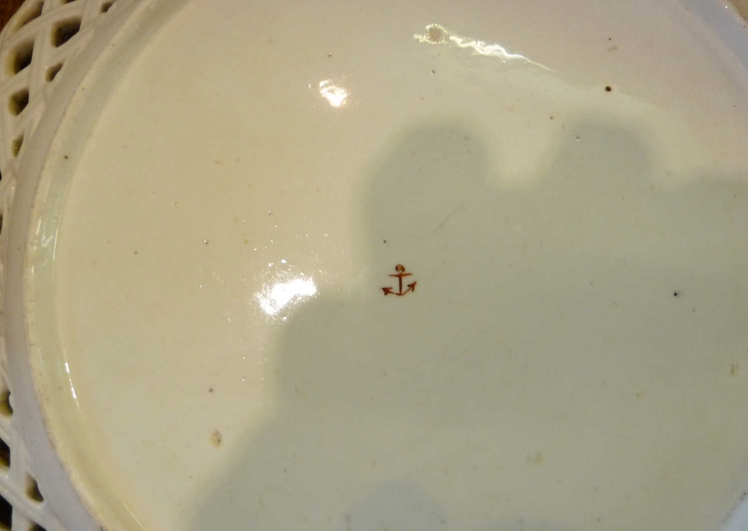 18th c. Chelsea porcelain moulded ribbon plate, red anchor mark, 9" diameter - Image 3 of 4