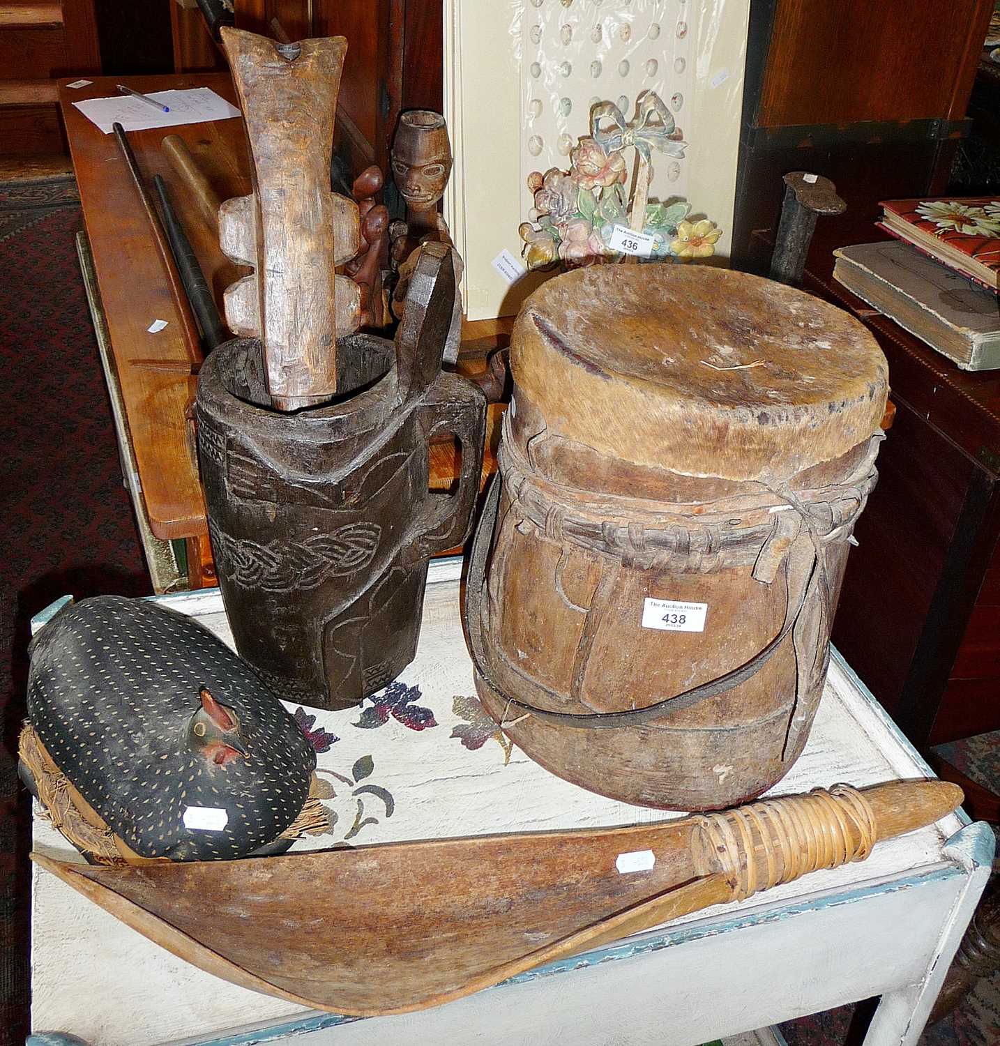 Tribal Art: African wood and hide milk vessel with drum top, a bamboo grain scoop and 7 other items - Image 4 of 4