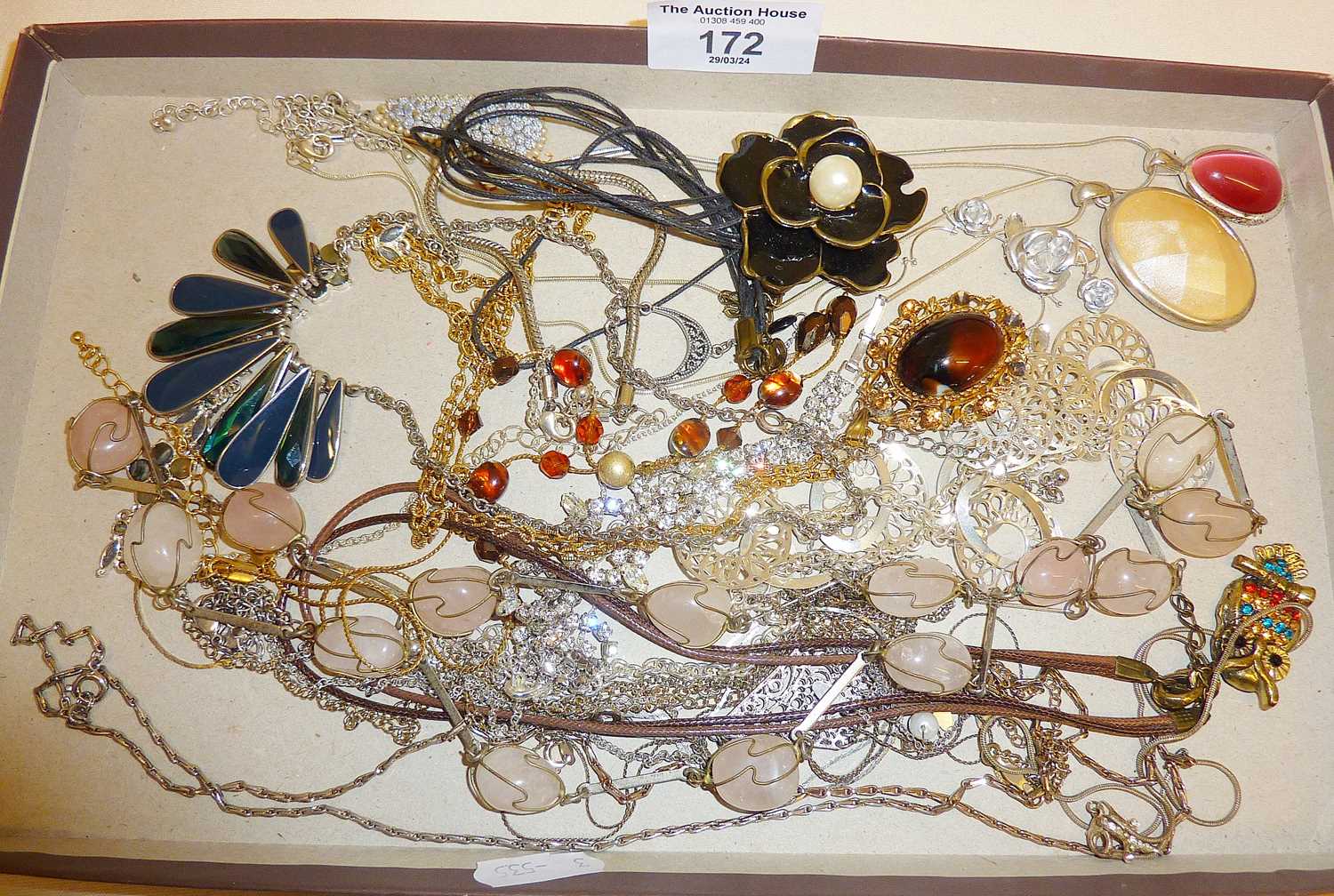 Costume jewellery necklaces - Image 2 of 2