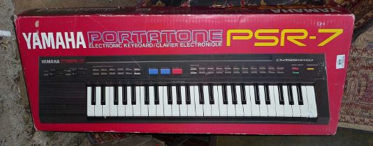 Yamaha Portatone PSR-7 electronic keyboard