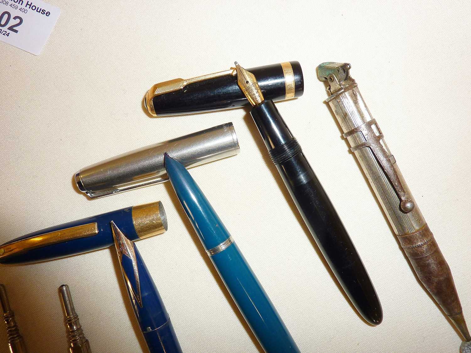 Parker 51, Sheaffer and Parker Duofold pens, together with lighters and propelling pencils. One an - Image 3 of 4