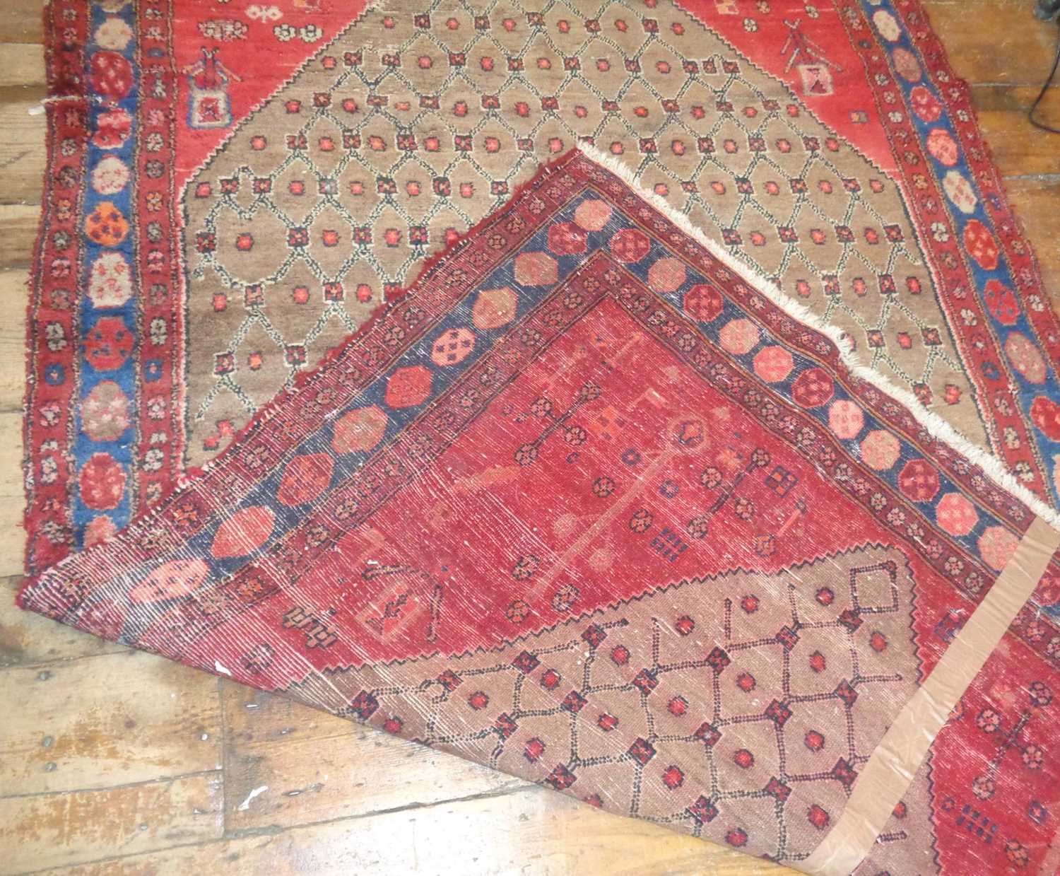 Persian carpet, 200cms x 165cms - Image 2 of 4