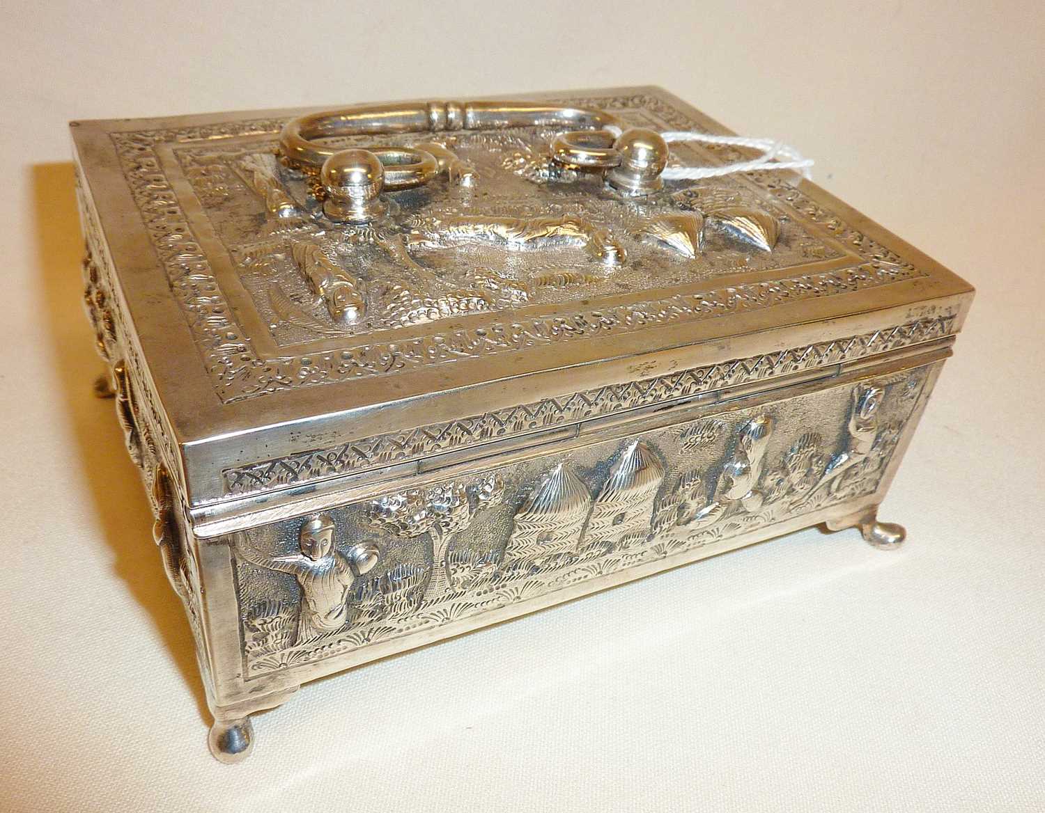 Indian silver casket with figural and jungle scenes, Lucknow, c. 1900, approx. 12cm long and 6.5cm - Image 2 of 4