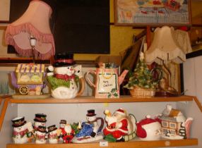 Collection of assorted novelty china teapots & cruets having a Christmas theme (14)